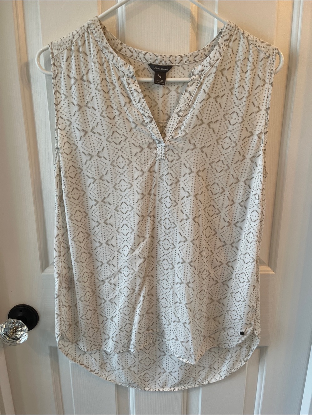 Eddie Bauer White Sleeveless V-Neck Top with Geometric Print